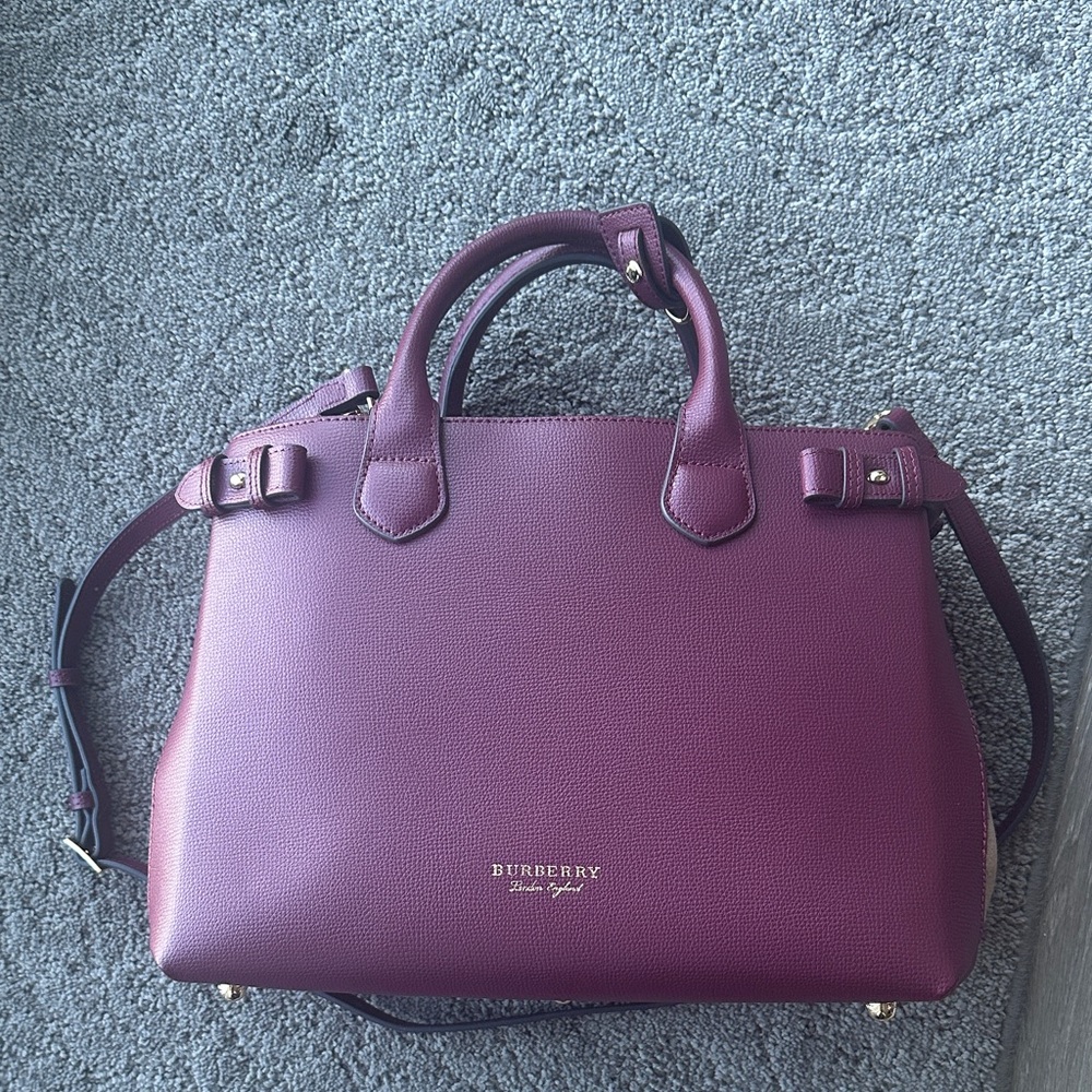 Burberry medium banner tote